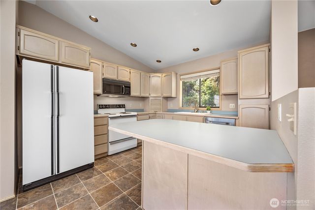 3150 S Lakeshore Road, Chelan, WA 98816