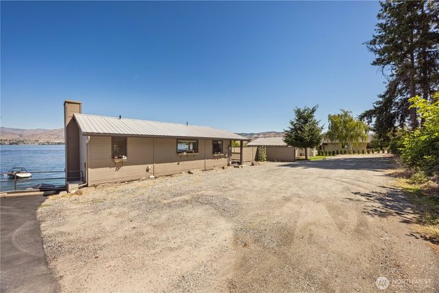 3150 S Lakeshore Road, Chelan, WA 98816