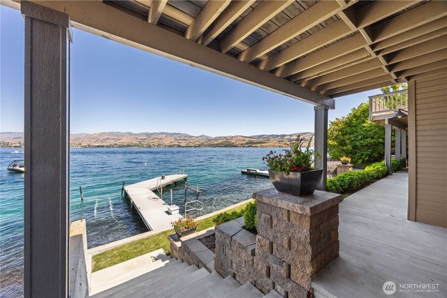 3150 S Lakeshore Road, Chelan, WA 98816