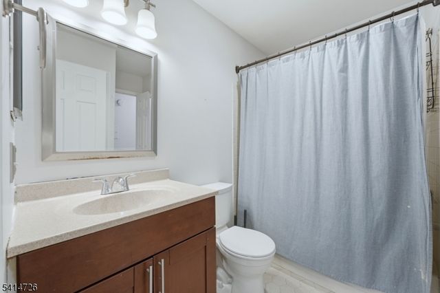 115 Applegate Ln, East Brunswick Twp., NJ 08816