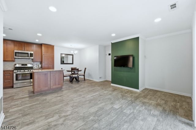 115 Applegate Ln, East Brunswick Twp., NJ 08816