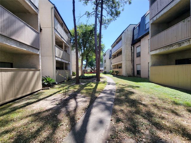 8435 Hearth Drive 2, Houston, TX 77054