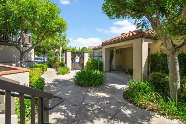 8522 E Baker Hill Road B, Orange, CA 92869