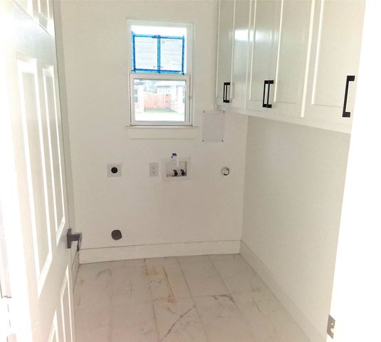 1212 S Rockwall Avenue, Terrell, TX 75160