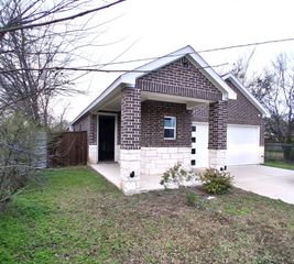 1212 S Rockwall Avenue, Terrell, TX 75160