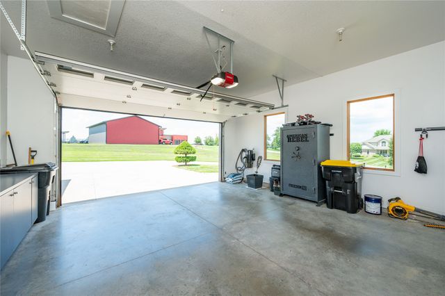 8248 Buchanan Trail, Norwalk, IA 50211
