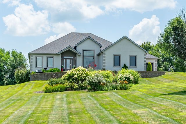8248 Buchanan Trail, Norwalk, IA 50211