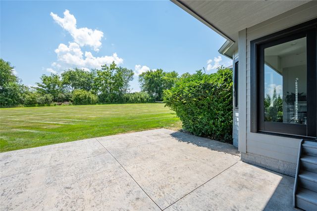 8248 Buchanan Trail, Norwalk, IA 50211