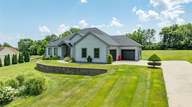 8248 Buchanan Trail, Norwalk, IA 50211