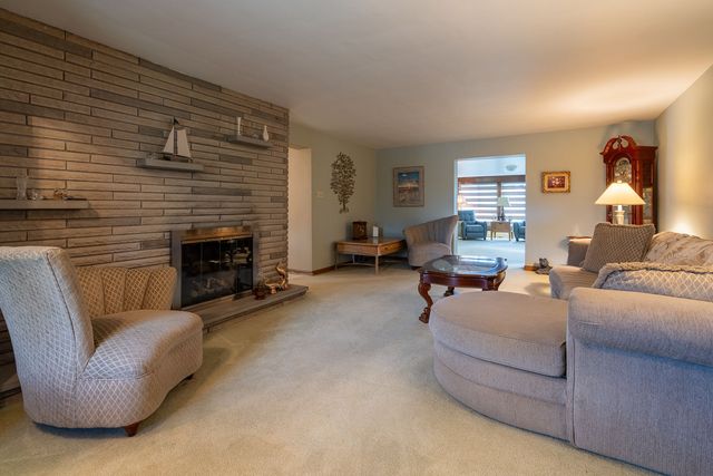 142 Green, Pleasant Hills, PA 15236