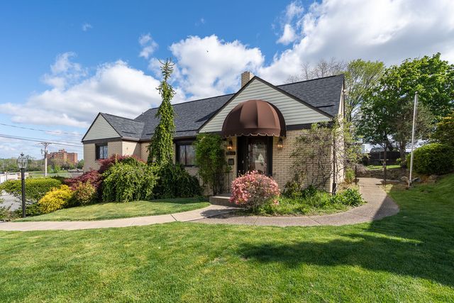 142 Green, Pleasant Hills, PA 15236