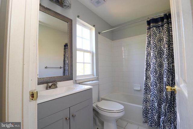 208 BRANDYWINE DR, Williamstown, NJ 08094