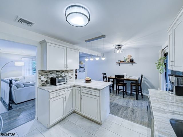 432 Lakeside Ave, Hopatcong Boro, NJ 07821