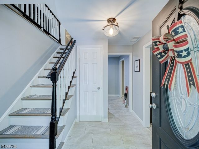 432 Lakeside Ave, Hopatcong Boro, NJ 07821