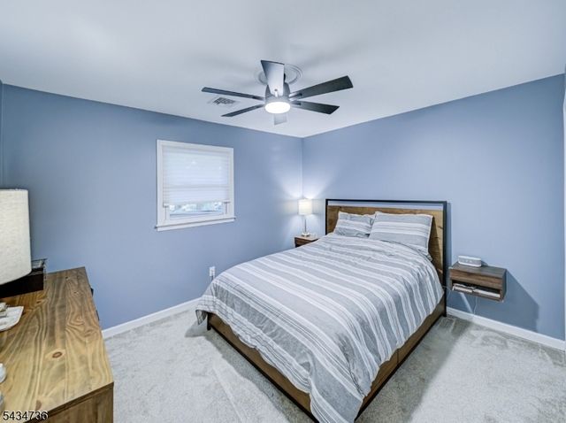 432 Lakeside Ave, Hopatcong Boro, NJ 07821