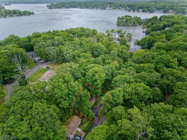 432 Lakeside Ave, Hopatcong Boro, NJ 07821