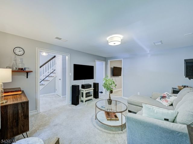 432 Lakeside Ave, Hopatcong Boro, NJ 07821