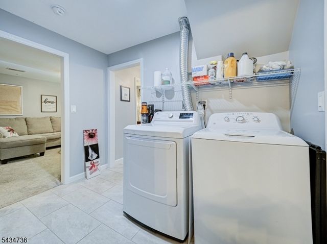 432 Lakeside Ave, Hopatcong Boro, NJ 07821