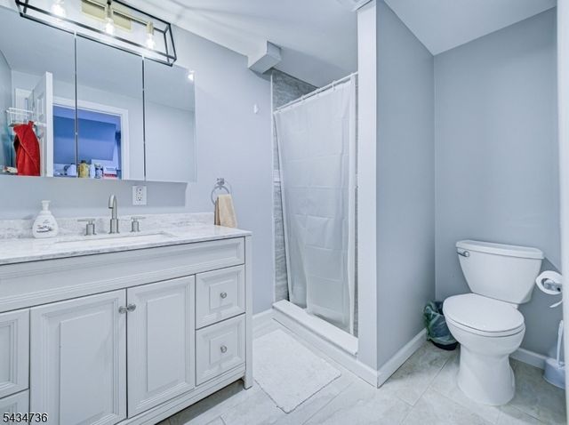 432 Lakeside Ave, Hopatcong Boro, NJ 07821
