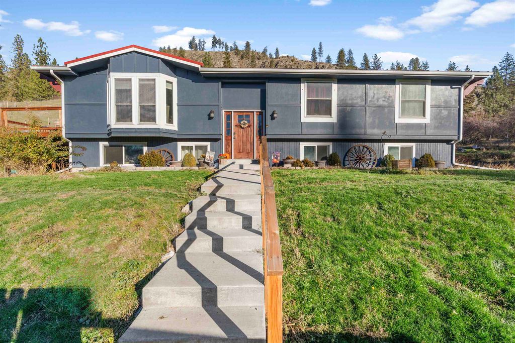 3613 Martin Rd, Gifford, WA 99131 photo 2