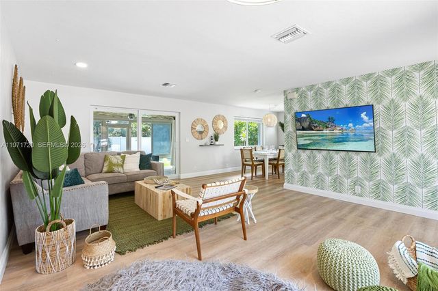 2770 NE 30th St, Lighthouse Point, FL 33064