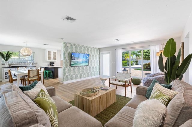 2770 NE 30th St, Lighthouse Point, FL 33064