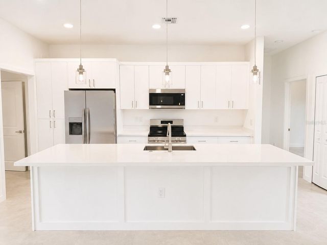 1401 W 10 ST. SELLER STRATA I STREET, Lehigh Acres, FL 33971