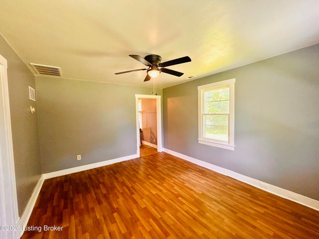 2315 Upper Hunters Trace, Louisville, KY 40216