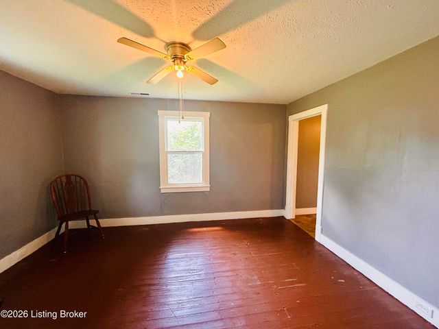 2315 Upper Hunters Trace, Louisville, KY 40216
