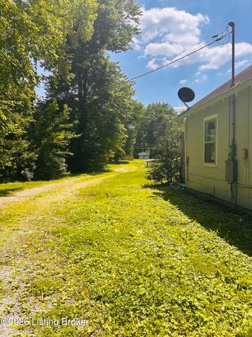 2315 Upper Hunters Trace, Louisville, KY 40216