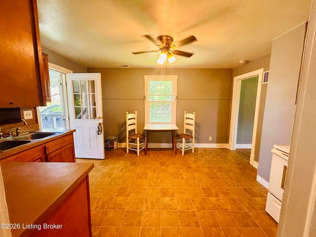 2315 Upper Hunters Trace, Louisville, KY 40216