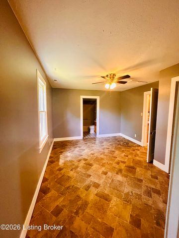 2315 Upper Hunters Trace, Louisville, KY 40216