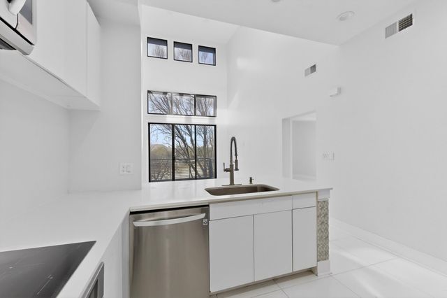 4414 Cedar Springs Road 325, Dallas, TX 75219