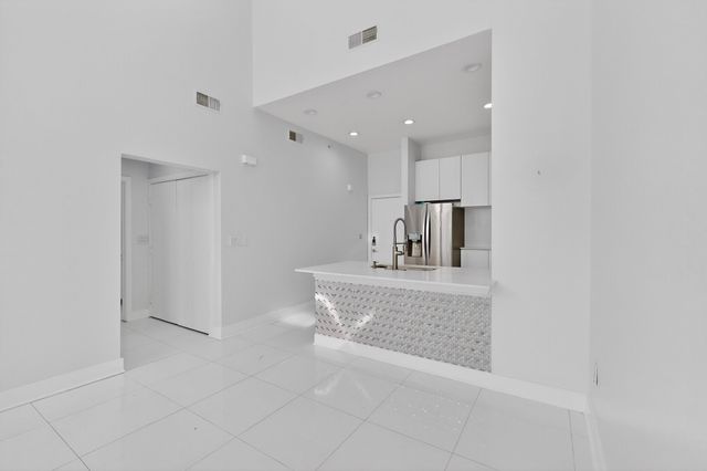 4414 Cedar Springs Road 325, Dallas, TX 75219