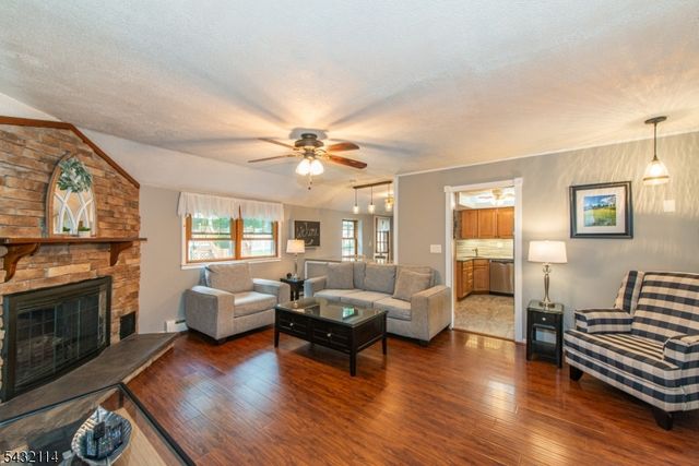14 Stanley Pl, Mount Olive Twp., NJ 07828