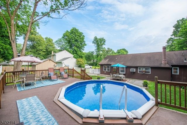 14 Stanley Pl, Mount Olive Twp., NJ 07828