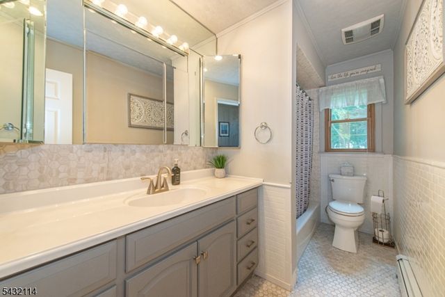 14 Stanley Pl, Mount Olive Twp., NJ 07828