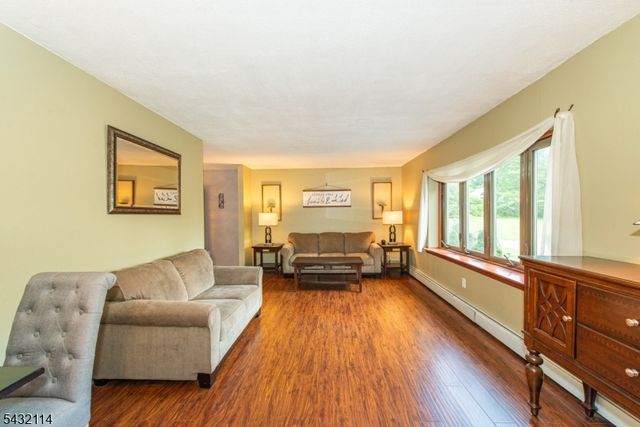 14 Stanley Pl, Mount Olive Twp., NJ 07828