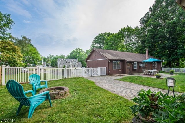 14 Stanley Pl, Mount Olive Twp., NJ 07828