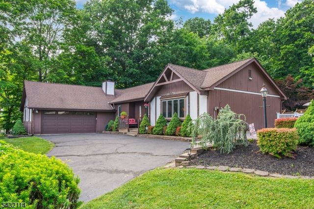 14 Stanley Pl, Mount Olive Twp., NJ 07828