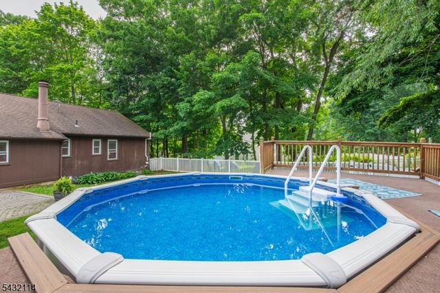 14 Stanley Pl, Mount Olive Twp., NJ 07828