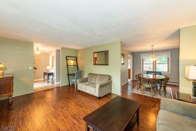 14 Stanley Pl, Mount Olive Twp., NJ 07828