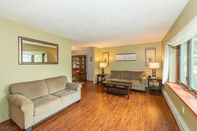 14 Stanley Pl, Mount Olive Twp., NJ 07828
