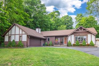 14 Stanley Pl, Mount Olive Twp., NJ 07828