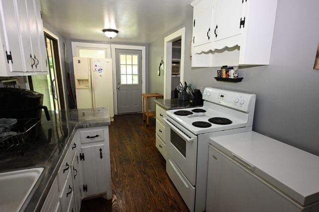 9097 Denton Rd, Linden, TN 37096