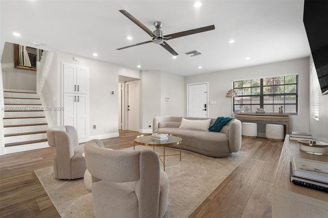 9161 Vineyard Lake Dr 9161, Plantation, FL 33324