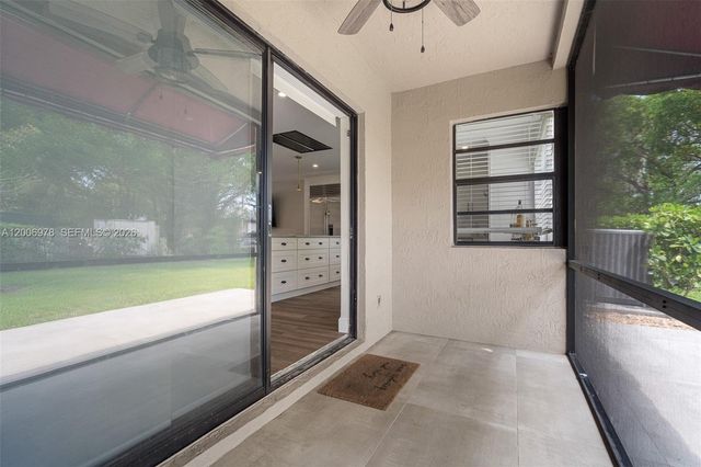 9161 Vineyard Lake Dr 9161, Plantation, FL 33324