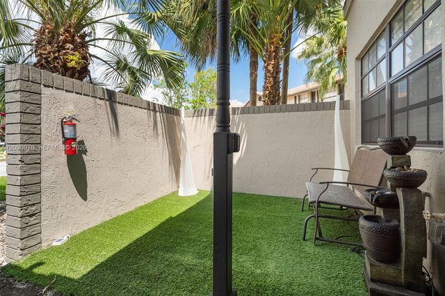 9161 Vineyard Lake Dr 9161, Plantation, FL 33324