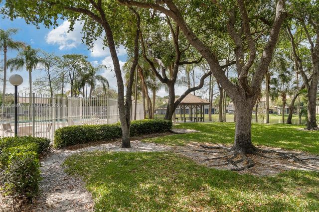 9161 Vineyard Lake Dr 9161, Plantation, FL 33324
