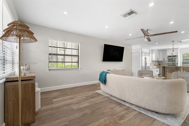 9161 Vineyard Lake Dr 9161, Plantation, FL 33324